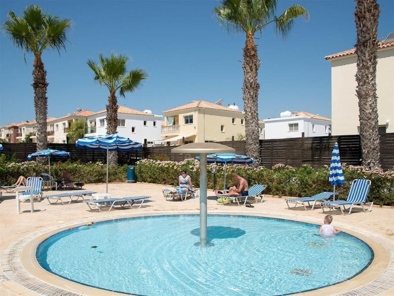 Polycarpia Hotel Pernera Exterior foto