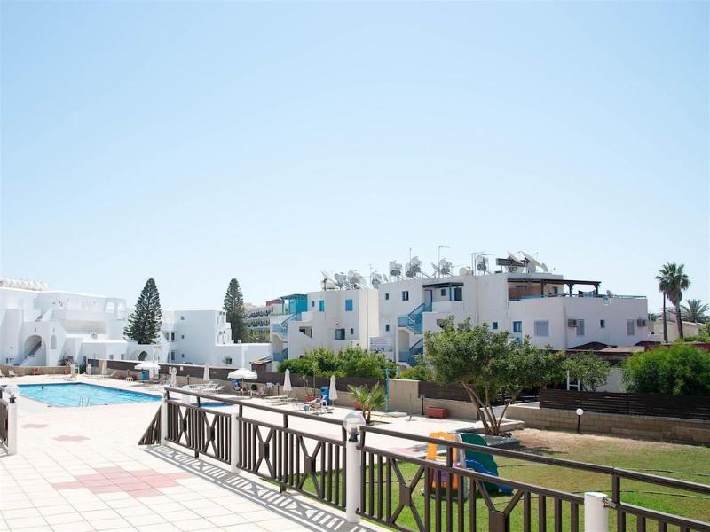 Polycarpia Hotel Pernera Exterior foto